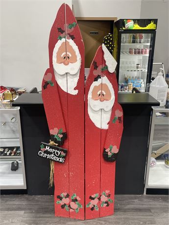 6’ WOODEN SANTA CLAUSES