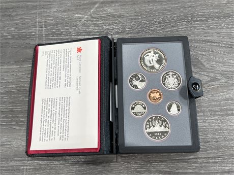 ROYAL CANADIAN MINT 1983 DOUBLE DOLLAR COIN SET (HAS SILVER CONTENT)