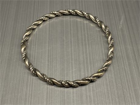 925 STERLING SILVER TWISTED DESIGN BANGLE