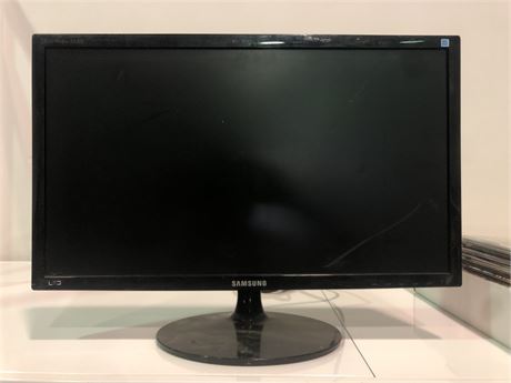 SAMSUNG 22” LED MONITOR (Missing a cord)