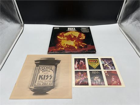 KISS - 3LP LIMITED EDITION - THE ORIGINALS WITH 2/3 INSERTS - EXCELLENT (E)