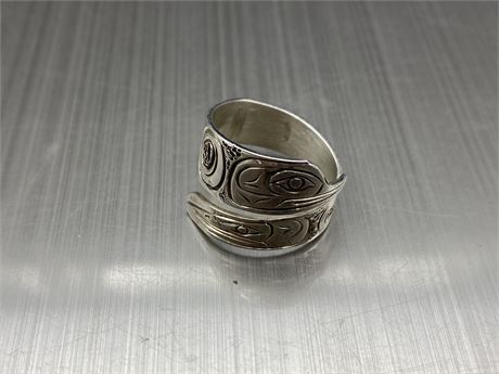 VINTAGE STERLING SILVER (Tested) FIRST NATION HAIDA RING BAND HAND ENGRAVED