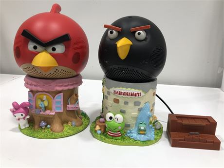 2 ANGRY BIRDS GEAR4 SPEAKERS (NEEDS POWER CORDS)