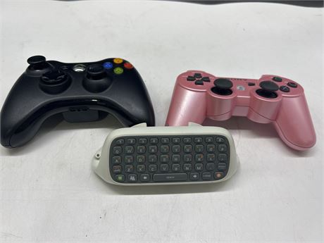 CONTROLLER LOT - PS3 CONTROLLER & XBOX 360 CONTROLLER W/CHATPAD