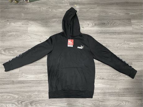 NEW PUMA HOODIE WITH TAGS - SIZE M