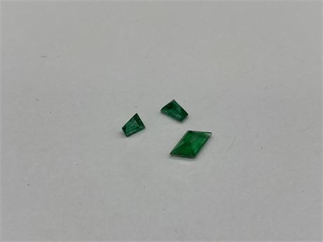 QUALITY COLUMBIAN EMERALDS - 0.75 CARAT TOTAL WEIGHT
