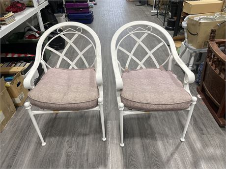 2 VINTAGE METAL OUTDOOR ARMCHAIRS WITH CUSHIONS