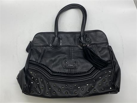AS NEW GUESS PURSE (17”X12”)