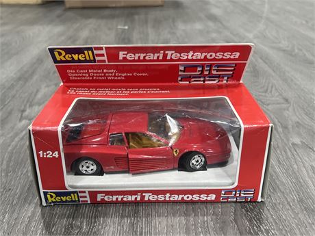 1/24 SCALE RED FERRARI TESTAROSSA DIE CAST CAR