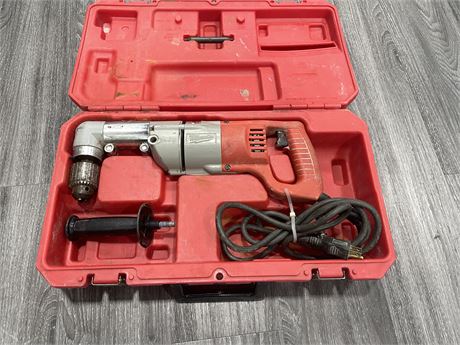 MILWAUKEE 1/2” ANGLE DRILL IN CASE (TESTED & WORKING)