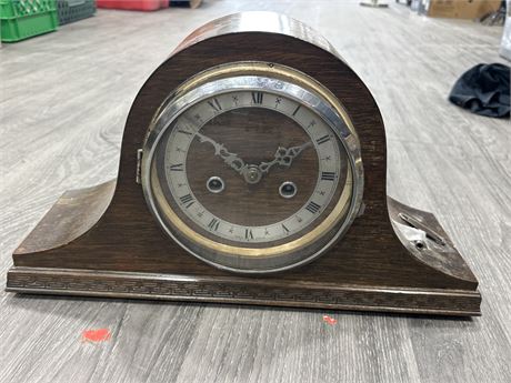 VINTAGE WOODEN MANTLE CLOCK - MADE IN ENGLAND