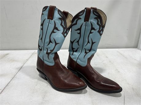 MADE IN CANADA SILVER REBEL COWBOY BOOTS SIZE 9