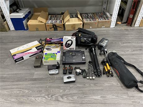 LARGE LOT OF MISC ELECTRONICS - ALL AS IS