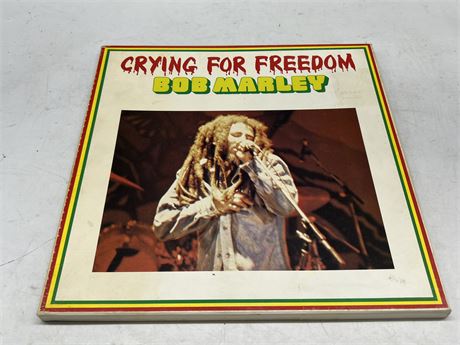 3LP BOX SET BOB MARLEY - CRYING FOR FREEDOM - EXCELLENT (E)