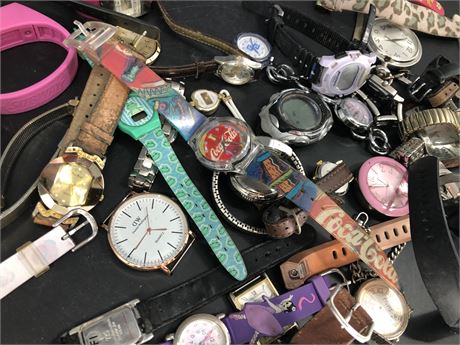 ASSORTED LOT OF WATCHES