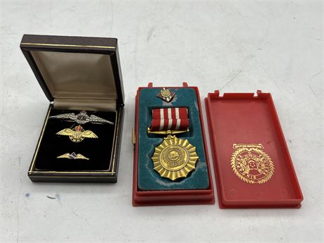 3 AIRFORCE PINS & SINGAPORE ARMED FORCES MEDAL