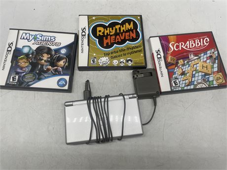 NINTENDO DS LITE WITH 3 GAMES & CHARGER