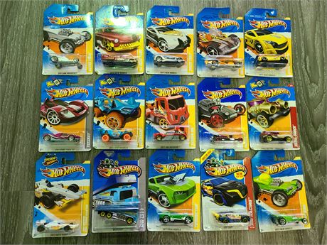 15 COLLECTABLE HOTWHEELS